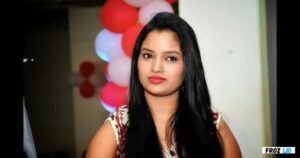 Komal Kharat Age and Early Life